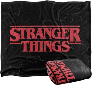 Couverture Stranger Things logo toucher soyeux 152 x 127 cm