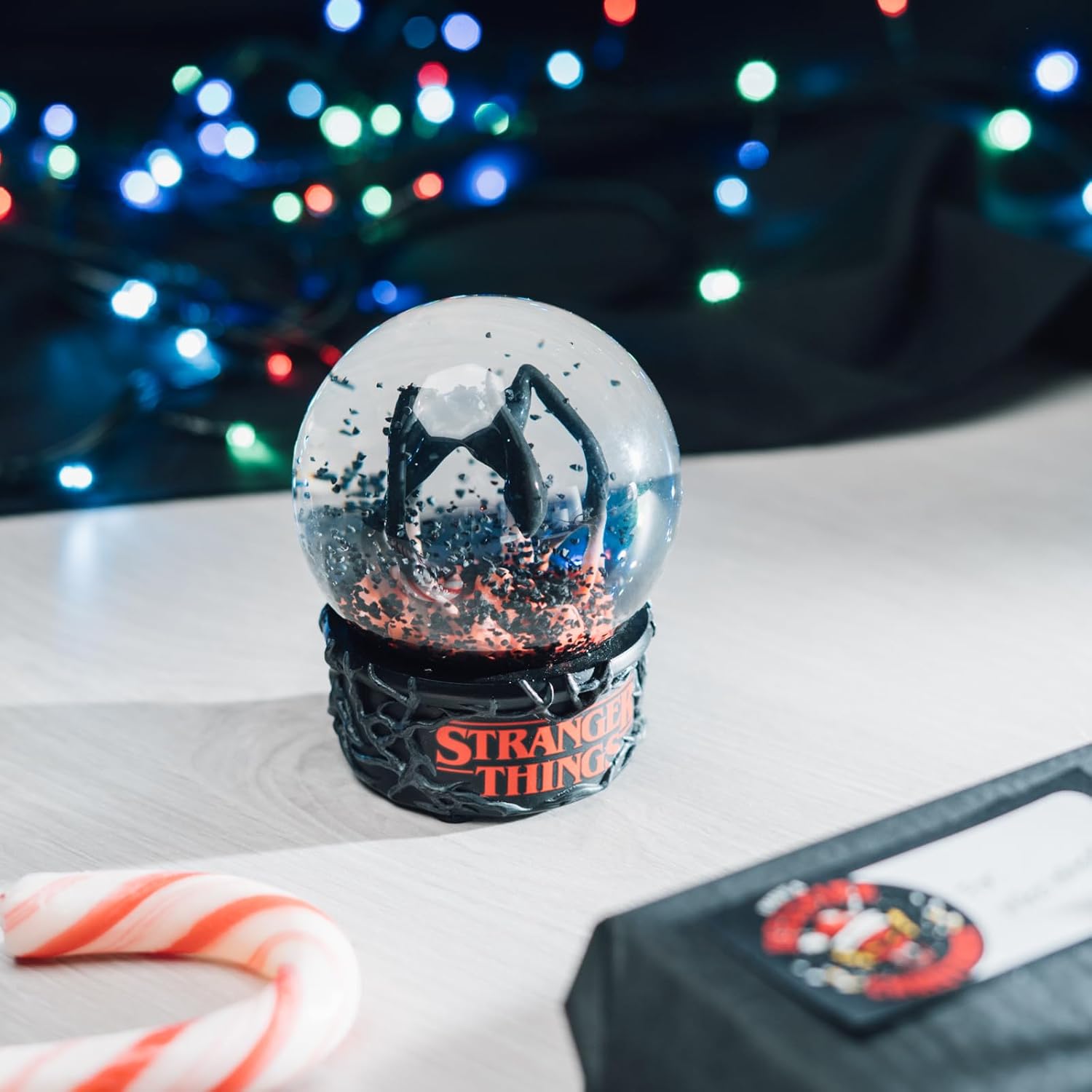 Boule à neige Mind Flayer Stranger Things en résine et verre – Image 4