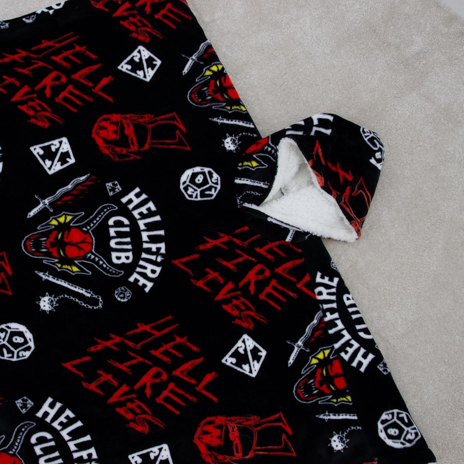 Poncho à capuche Stranger Things Demagorgon en polaire sherpa – Image 6
