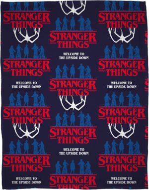 Couverture polaire Stranger Things bleu 100 x 150cm