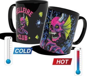 Mug thermoréactif Stranger Things Hellfire Club noir 320 ml