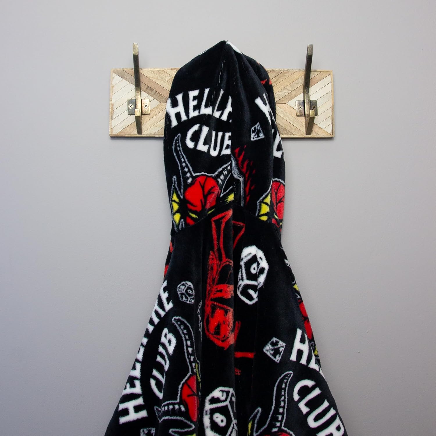 Poncho à capuche Stranger Things Demagorgon en polaire sherpa – Image 7