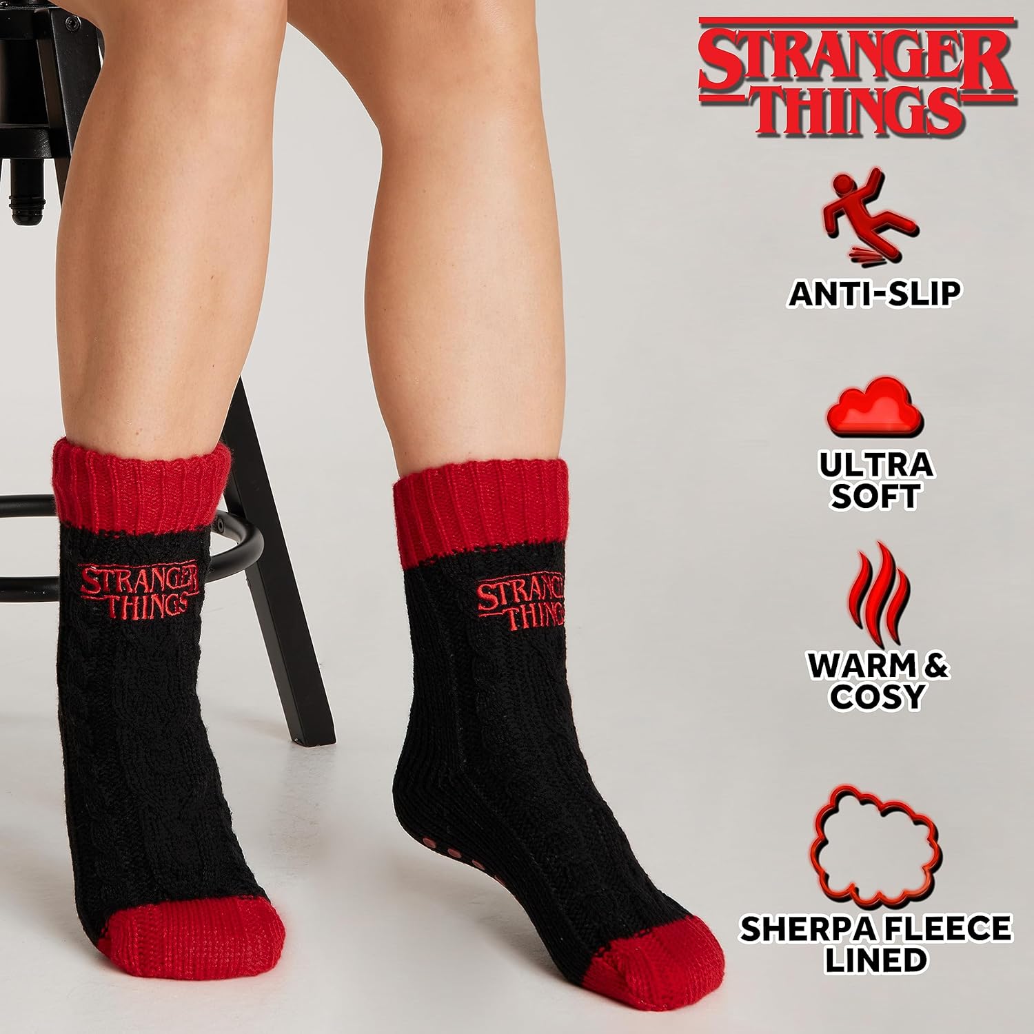 Chaussettes chaussons antidérapantes Stranger Things fourrées noir – Image 5