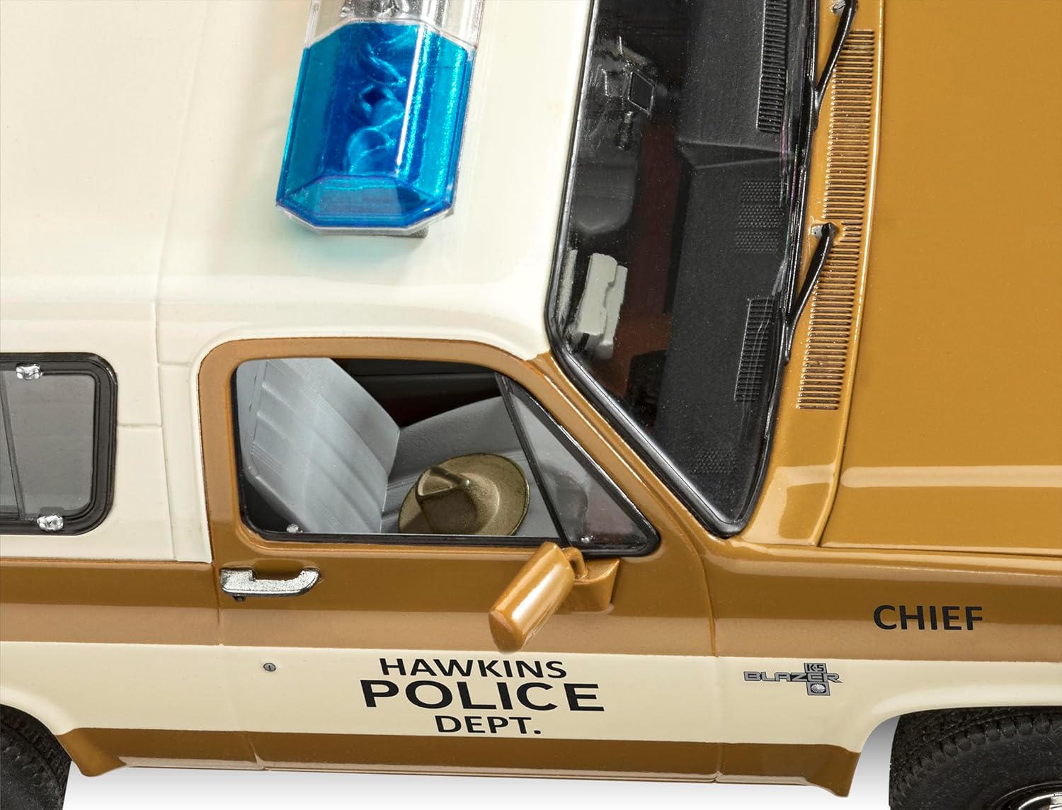 Maquette plastique Stranger Things Chevrolet K5 Blazer 1985 1:25 avec Jim Hopper – Image 3