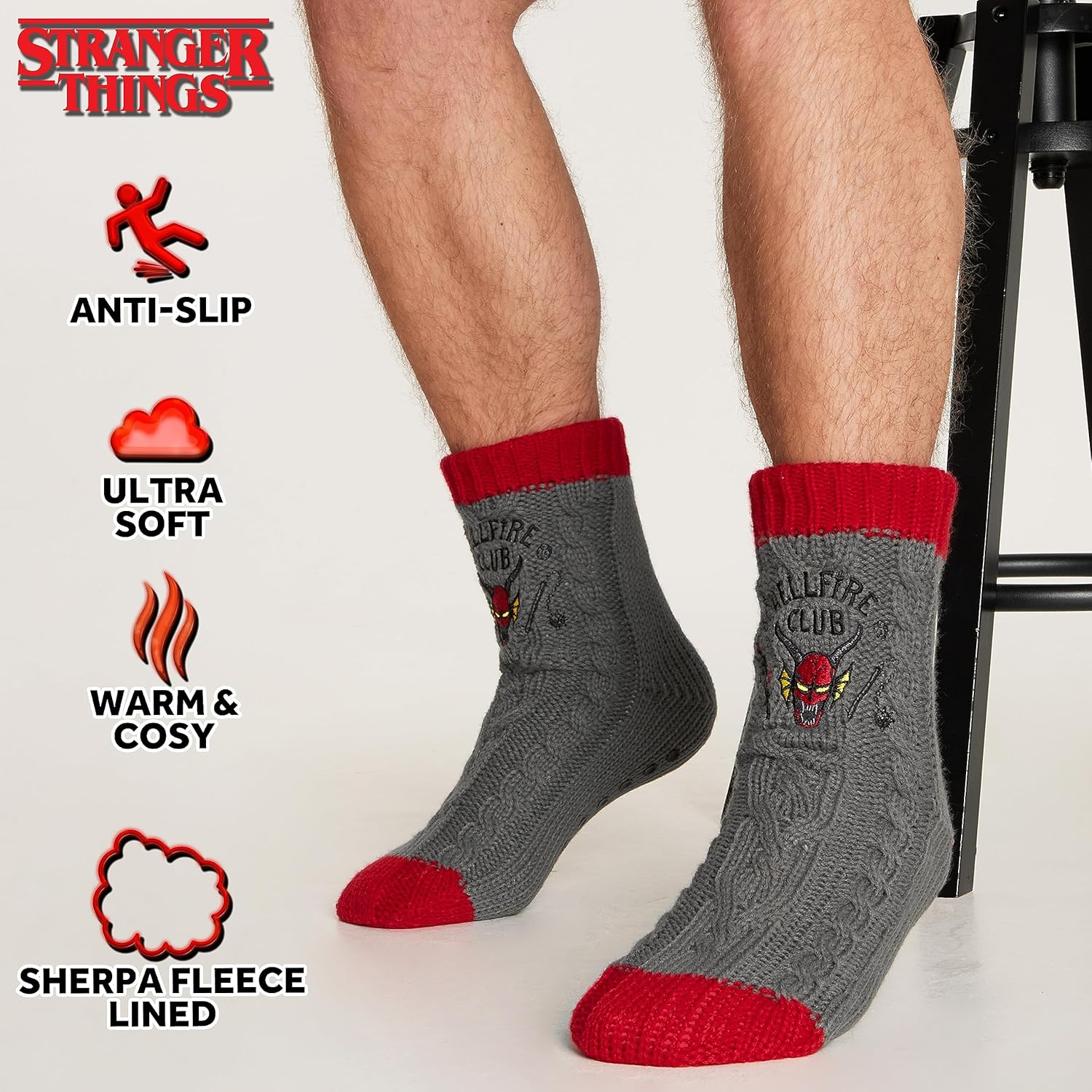 Chaussettes chaussons Stranger Things Hellfire Club en polaire antidérapantes – Image 5