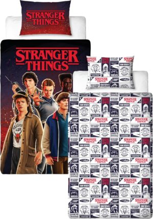 Parure réversible Stranger Things avec taie assortie, motif Eleven et Mike Wheeler