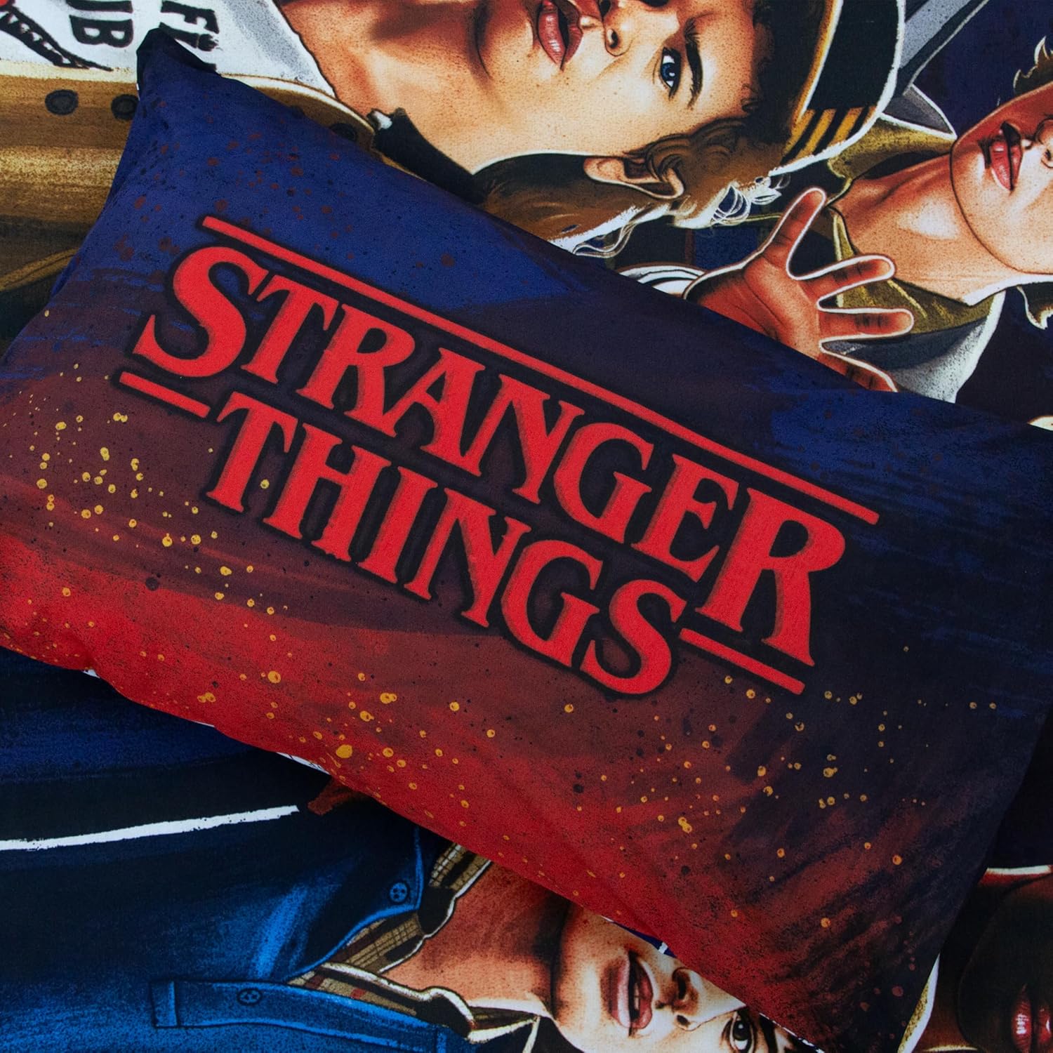 Parure réversible Stranger Things avec taie assortie, motif Eleven et Mike Wheeler – Image 6